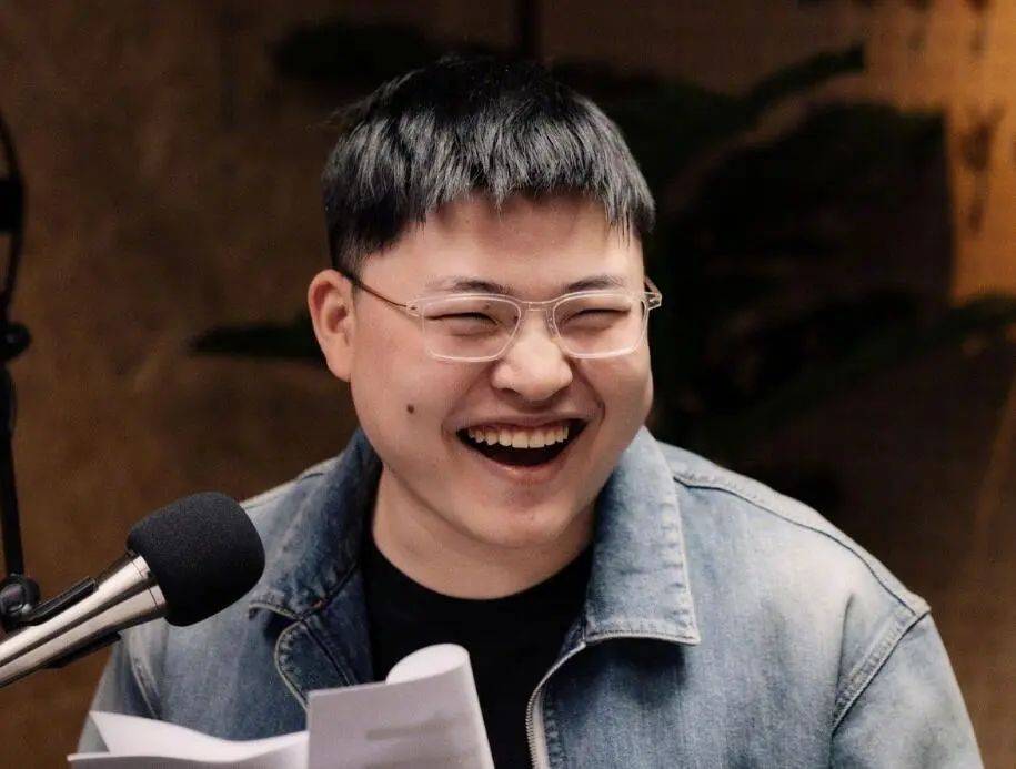 老岳爆料edg下赛季阵容签约doinb打中单uzi也将加入doinb罕见为tian