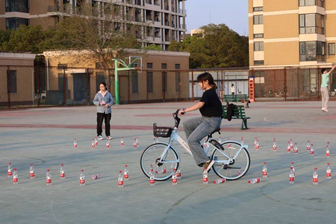 盛迎校庆魅力骑行文明汇德自行车障碍赛圆满落幕