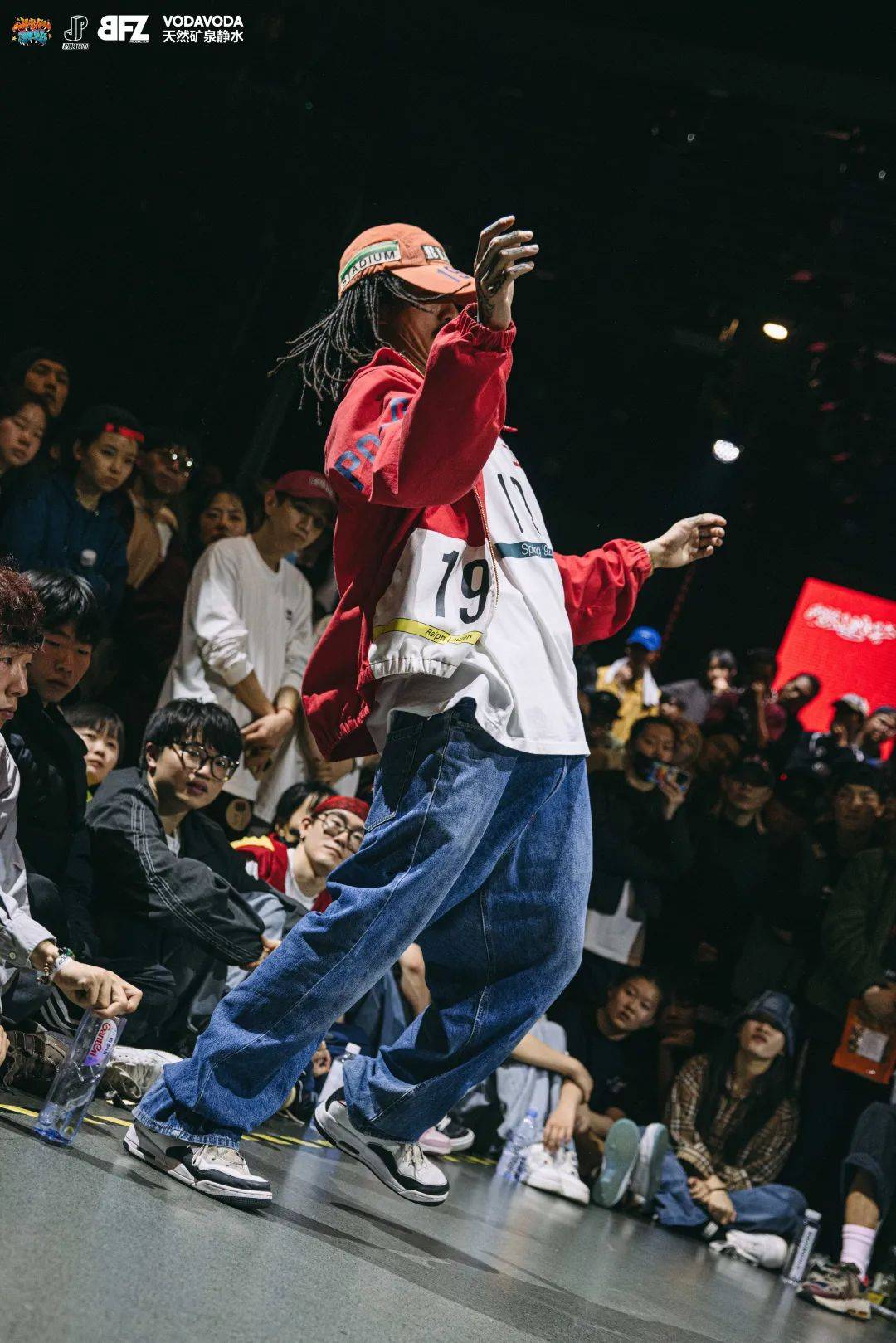 还有一位就是catch b杀入车轮战的有icee,lumi,fabbreezy在jpjd 1on1