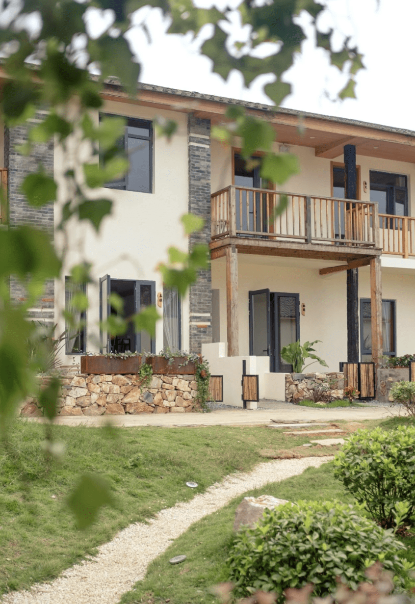 到江夏枫香云堡营地海洋村民宿青山如黛住进云稼慢乡·原宿梁子湖近在