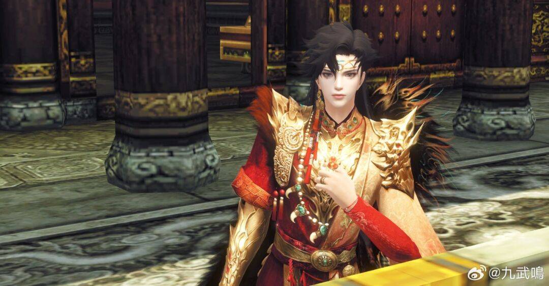 灵动俏皮尽数显露摘下精巧的银冠后双辫更轻盈悉数镌刻在她翻飞的衣裙