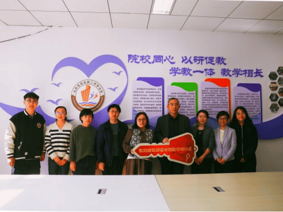 教研组风采化学点亮生活青岛二中分校化学教研组