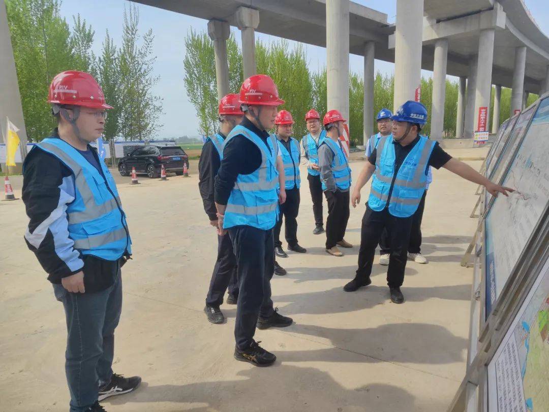 局安全总监颜士昊一行到沿黄4标项目开展安全督导检查