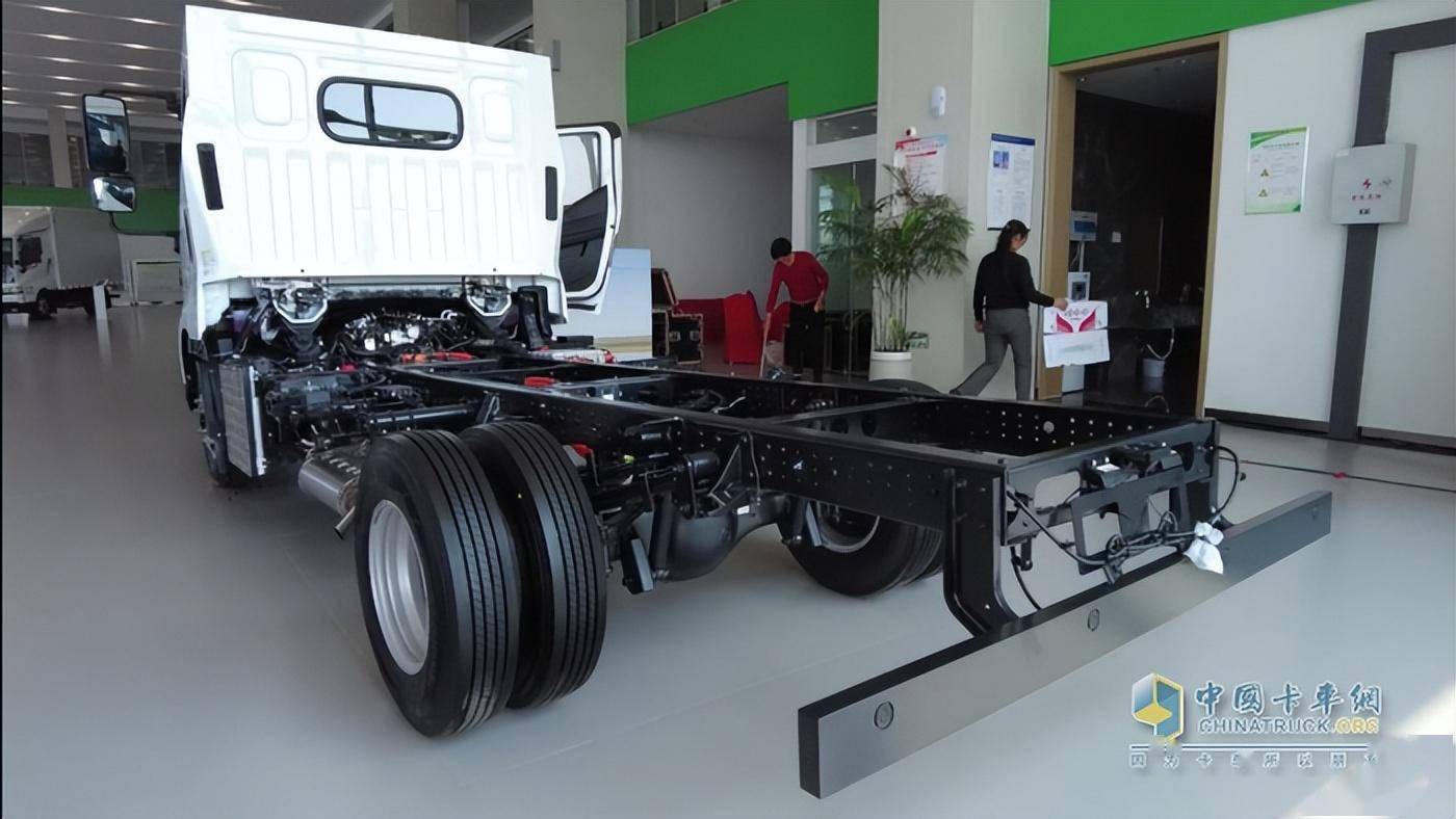比亚迪t5混动房车专用底盘在设计上联合欧洲专家和国际一流机构开展
