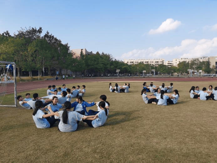 延吉市新兴小学校服图片