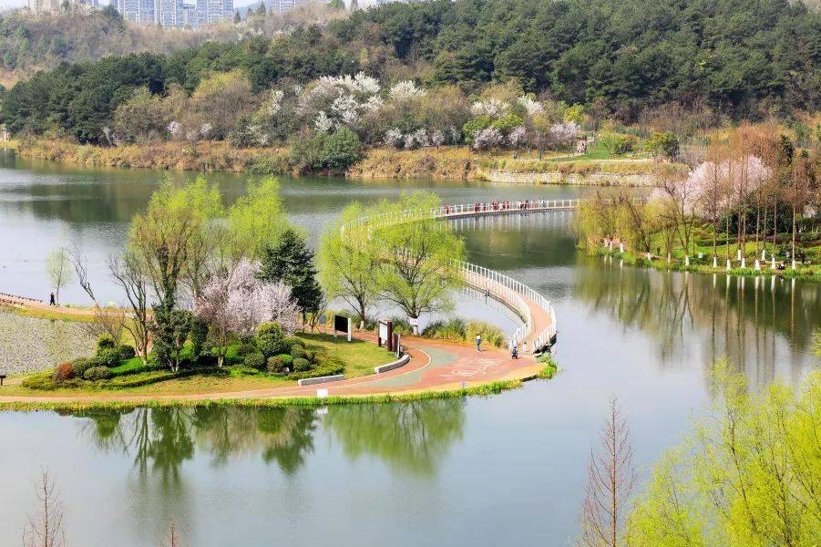 99观山湖区云潭北路与观山西路交叉口阅山湖公园part05你可以慵懒