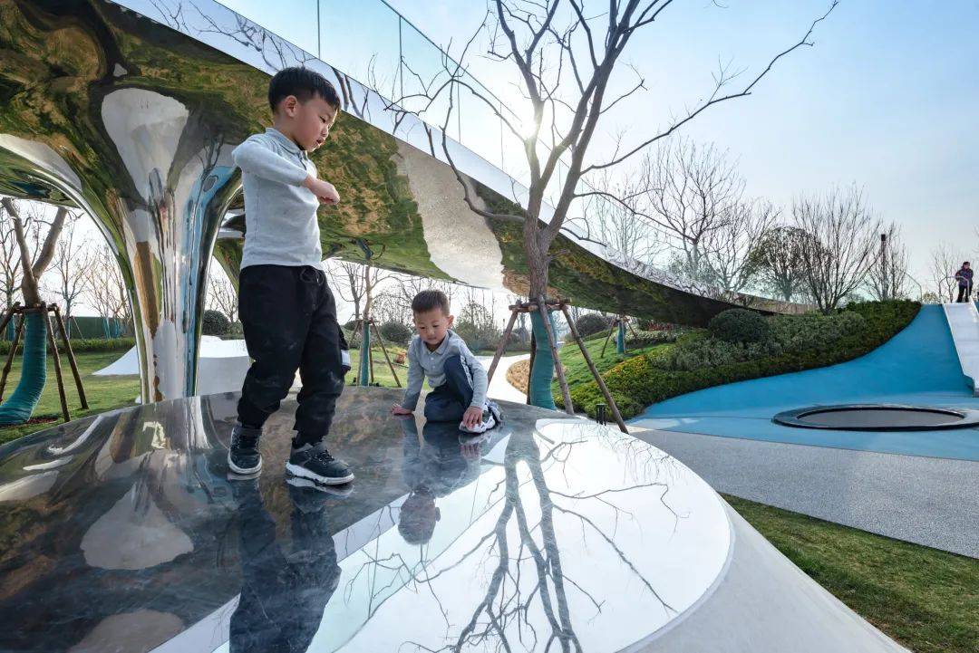 消融的景观镜面材料的极致呈现