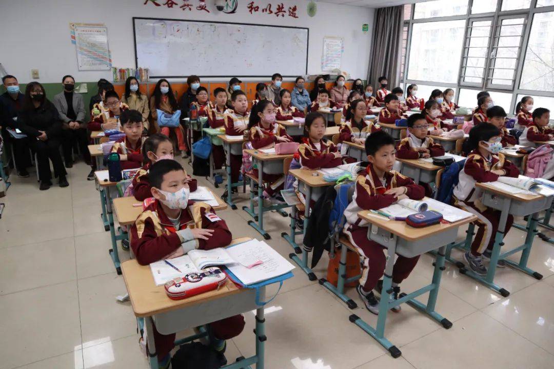 伴日相约育见美好记万全小学一年级四年级家长开放日活动