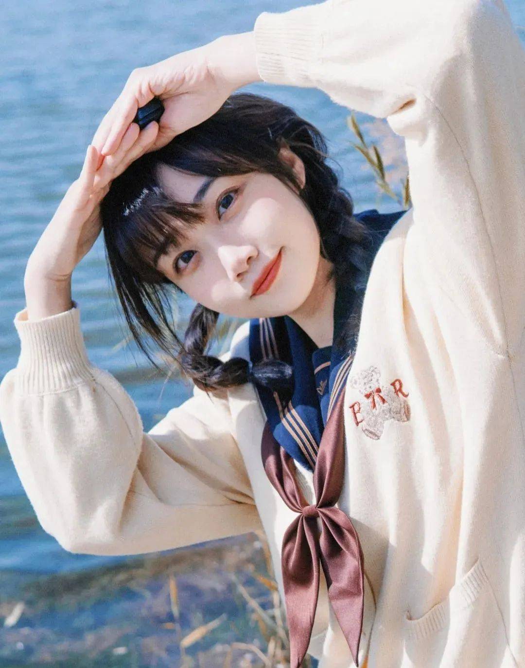 就能进入一个美好奇幻的世界随时随地推开门也许,哆啦a梦送了她一个