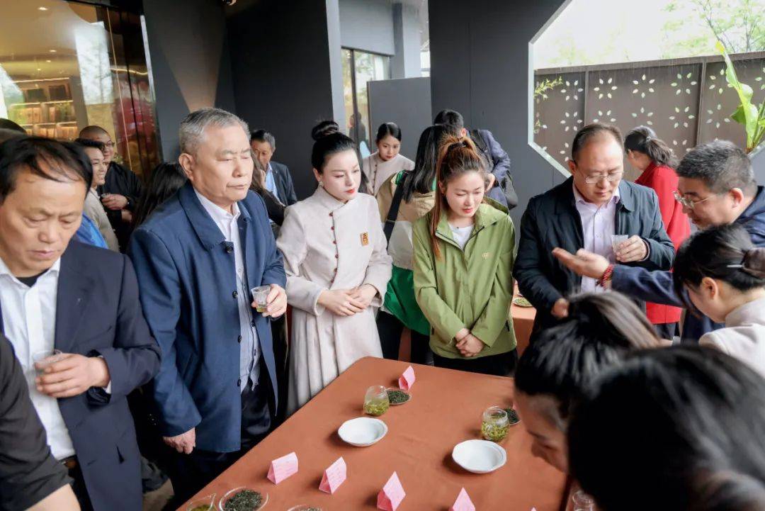 赤壁市第二届"百家茶馆进茶园暨春茶品鉴交易会"成功举行