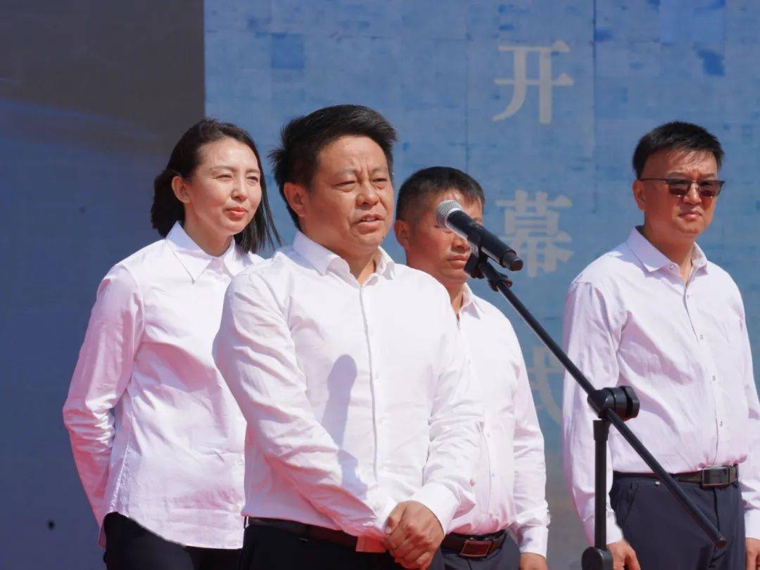 区党工委书记,管委会主任,云南七甸产业园区党工委书记杨泽松出席开幕