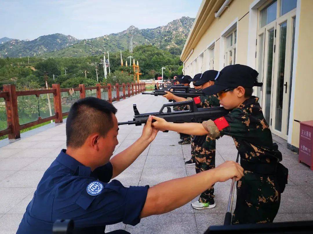 特工学院Ⅲ少年警训丨解锁五一假期的正确方式飞机实飞实弹射击反恐特