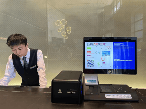 鹿马酒店自助机:破解传统酒店服务瓶颈,带来数字化新型服务方式