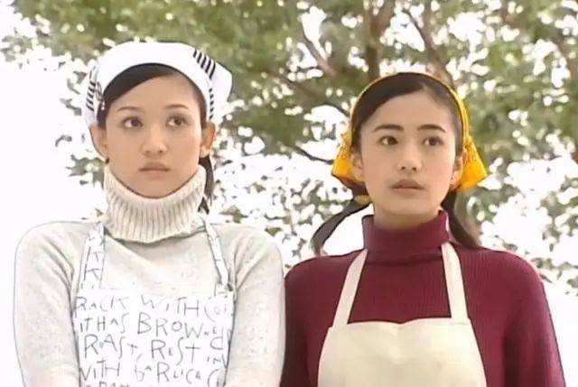 同年,她就参演了个人首部影视剧作品《薰衣草》.