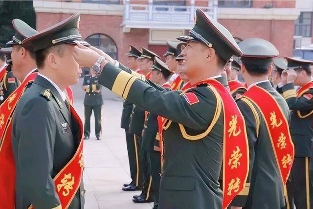 营长转业到地方能当派出所所长吗？