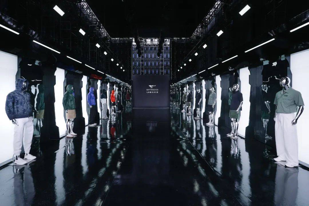 唯一在航母上走秀的中国品牌七匹狼焕新而来