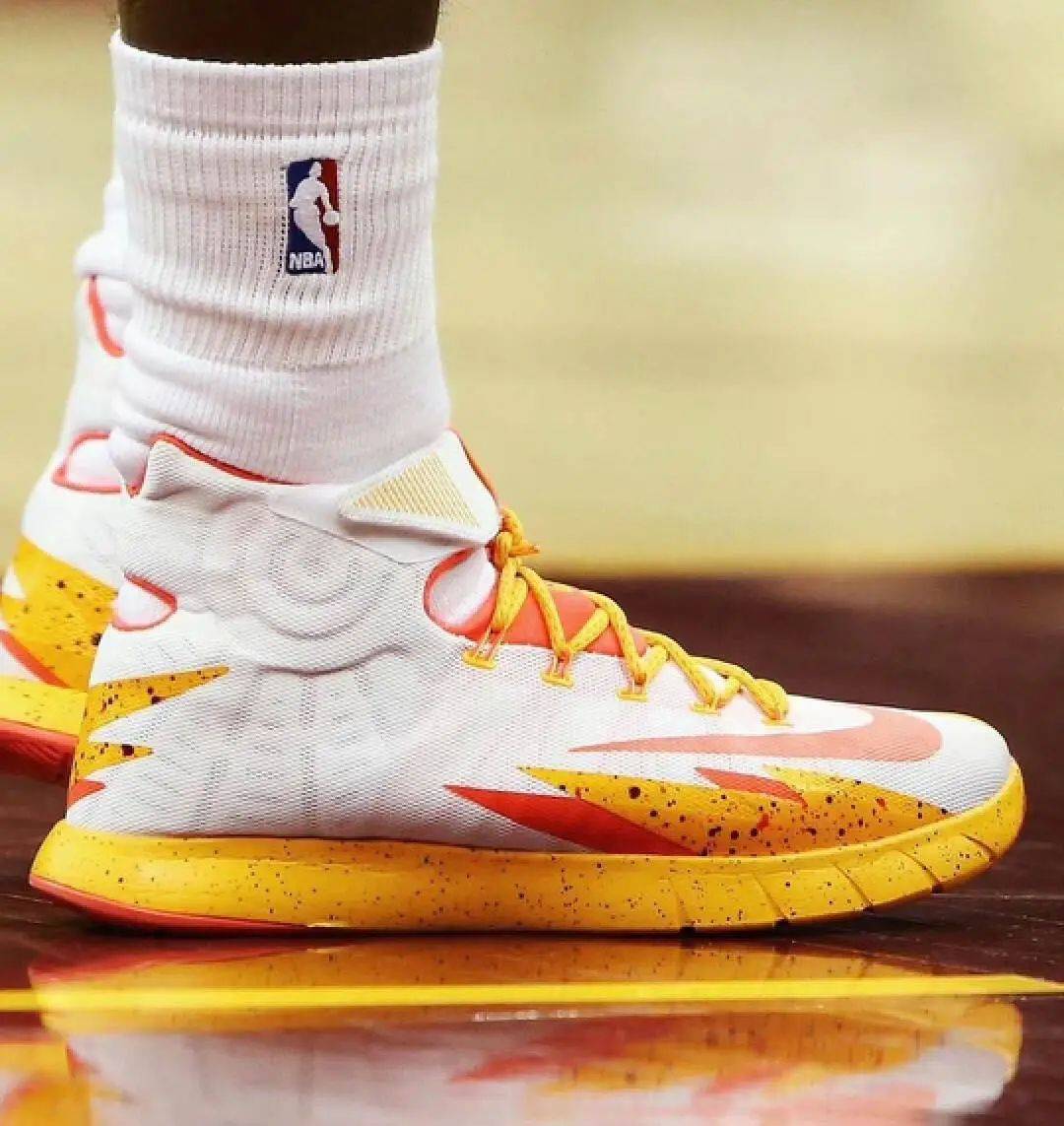 nike神作!惊艳了一代人……_hyper_球鞋_系列