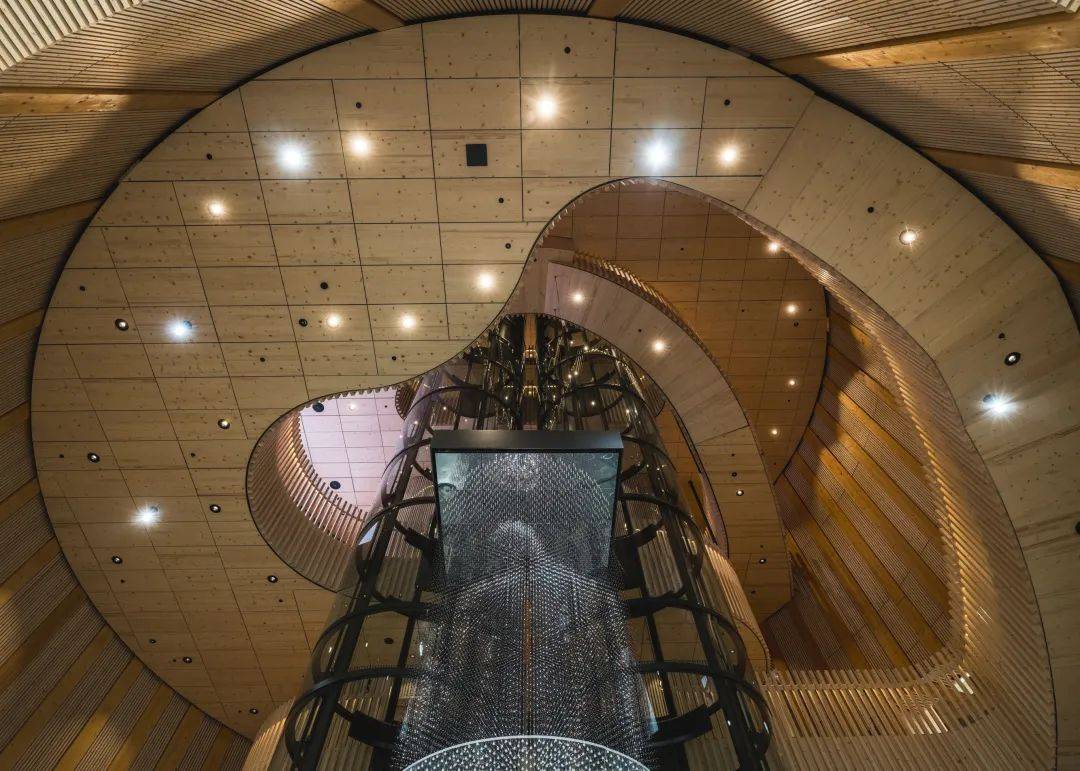 惊艳亮相92键走进沃世界