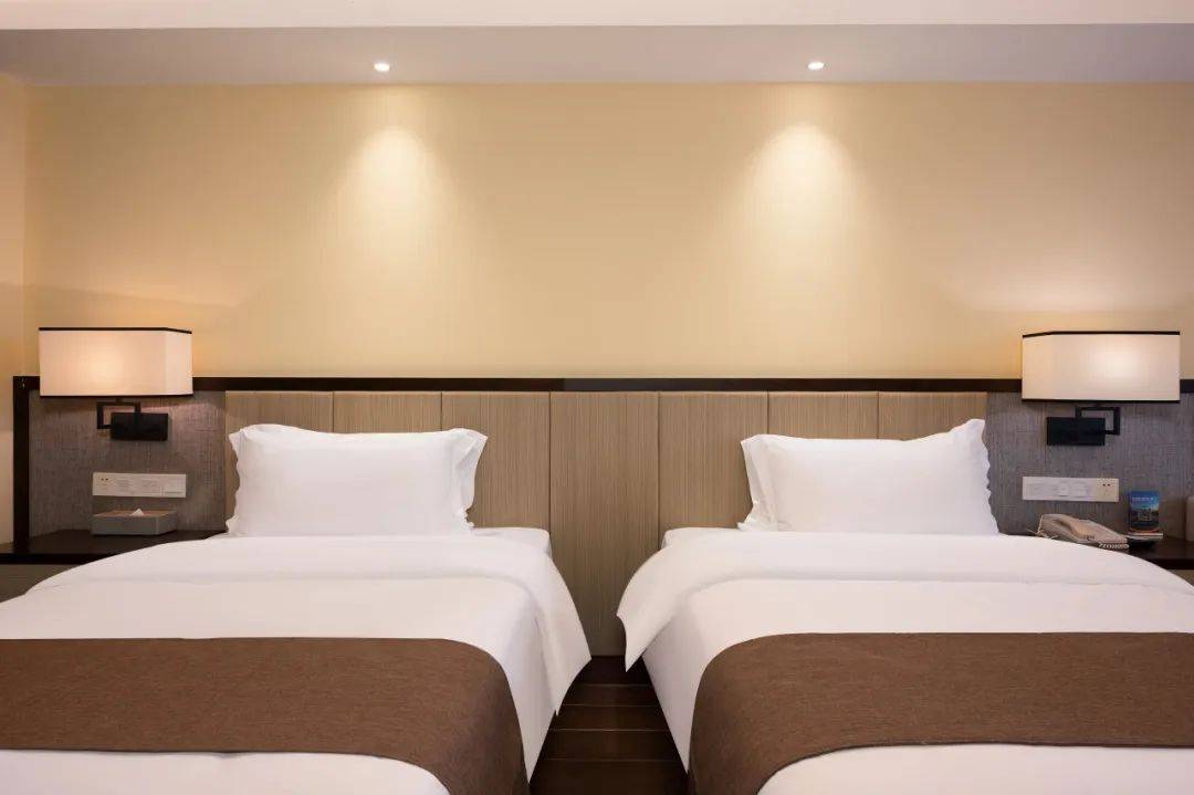 五一去看海699元住惠州大亚湾临海酒店90海景房享双人自助早餐海鲜