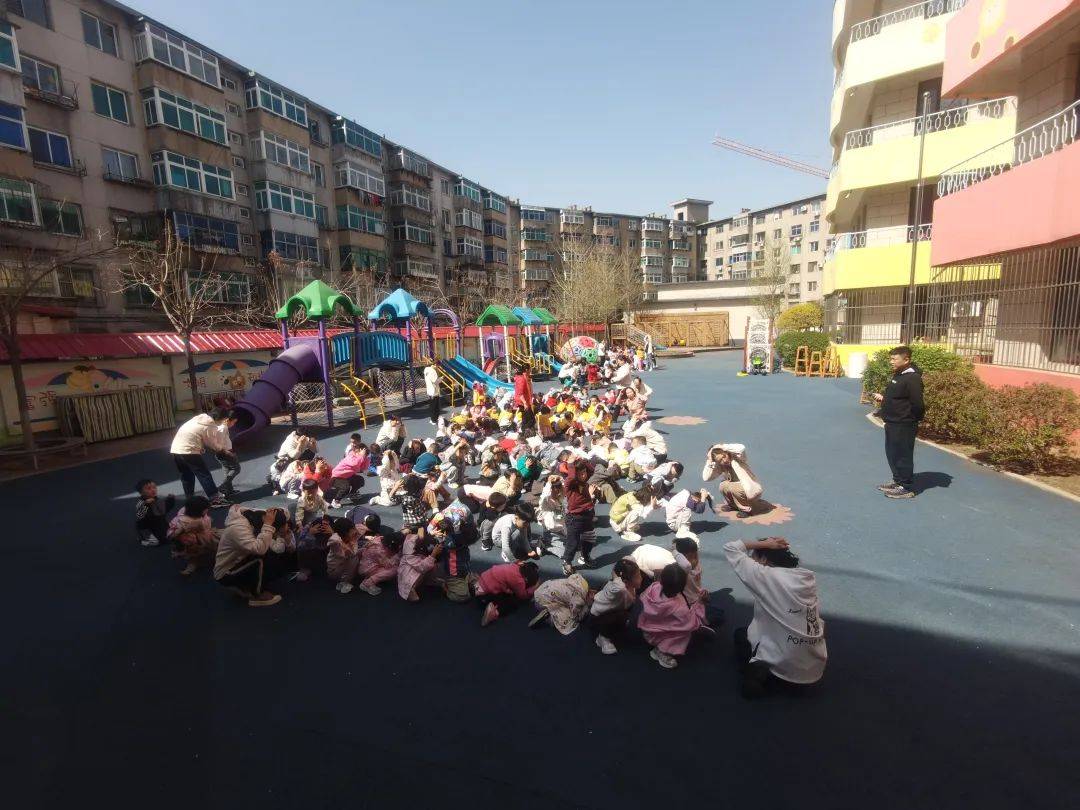 应急有方临震不慌辽阳市机关幼儿园开展防震疏散演练