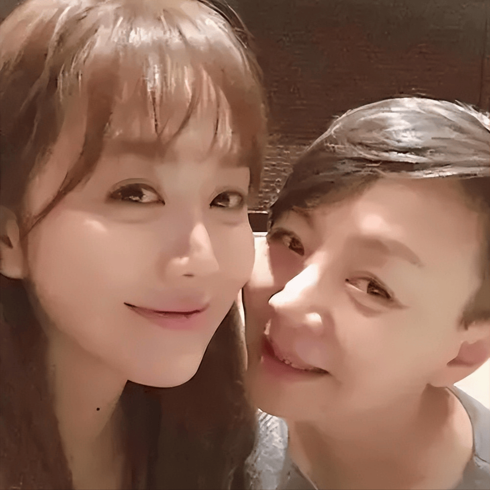 姜妍万万没想到被人欺负踢出剧组干妈宋丹丹帮她走上逆袭之路