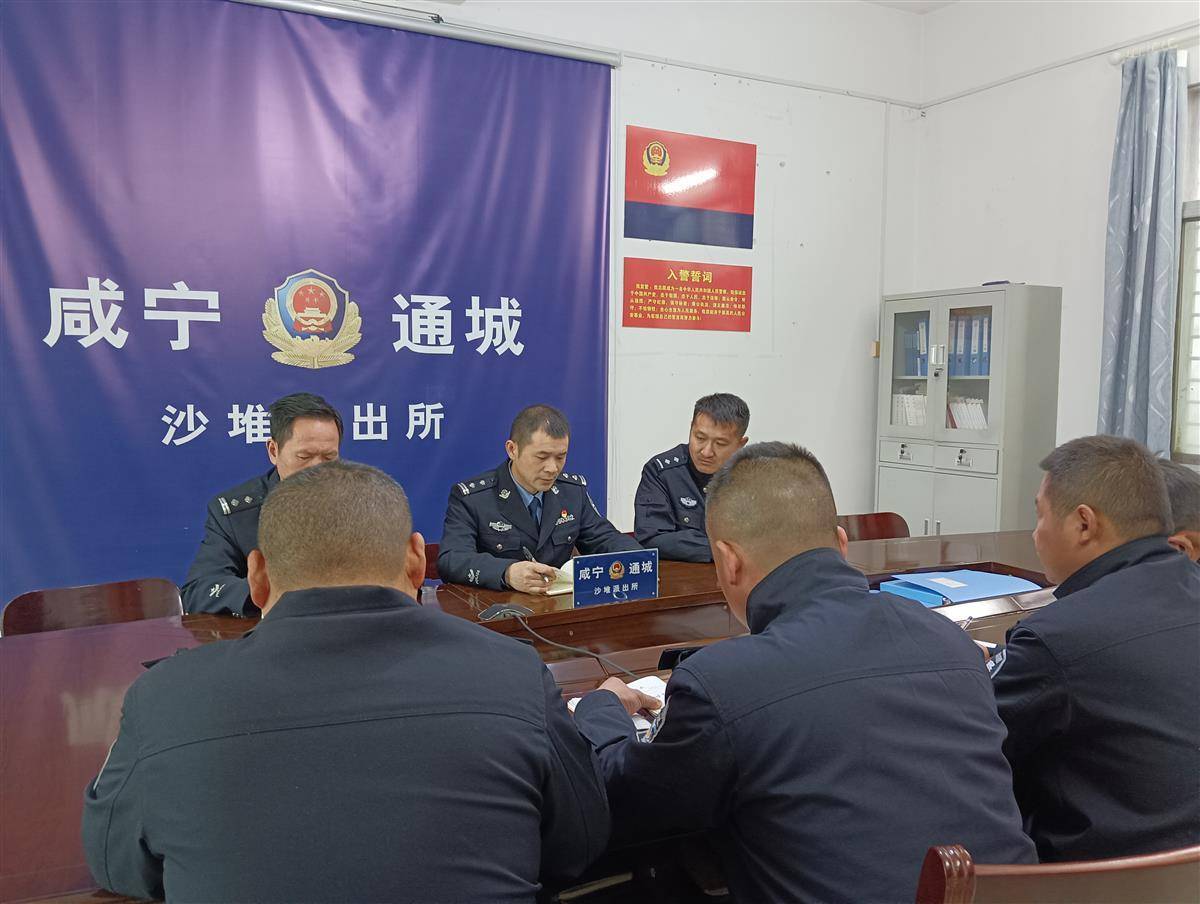 4月8日,通城县隽水镇居民黎某报警,称其10万余元的黄金首饰及现金被盗