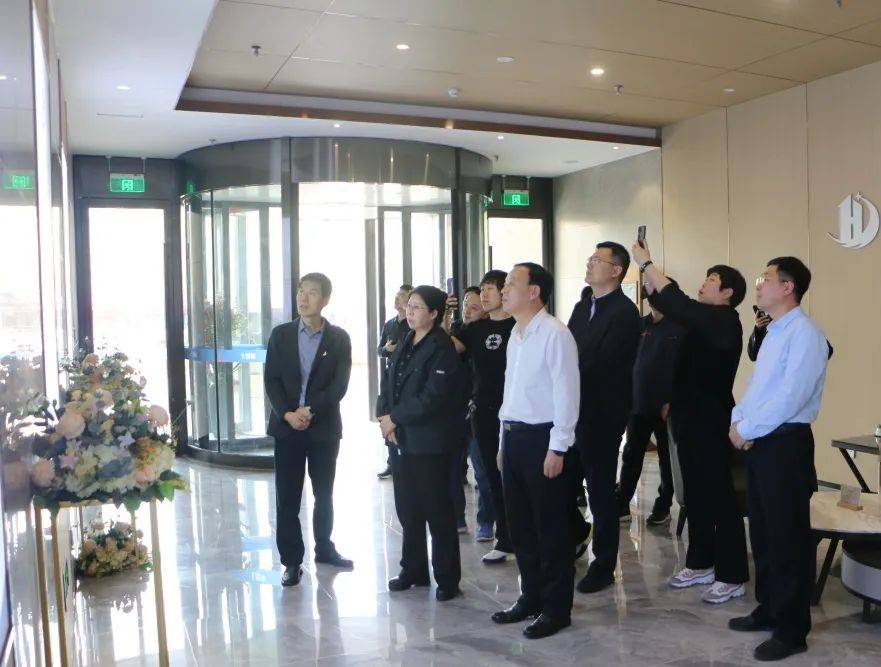 黑龙江省富裕县政协到照帐卸矍疾