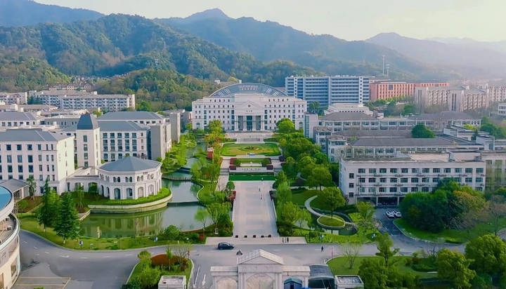 浙江外国语学院引来北大做"外援" 透露这些重要信号