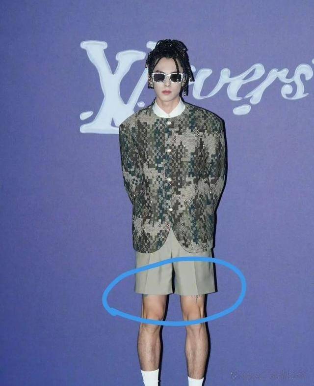 原来王鹤棣大腿是有纹身的啊后期团队给p掉了