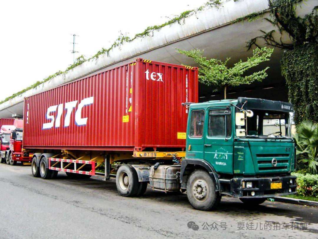 国产牵引车中的少数派 厦门实拍99款新黄河牵引车