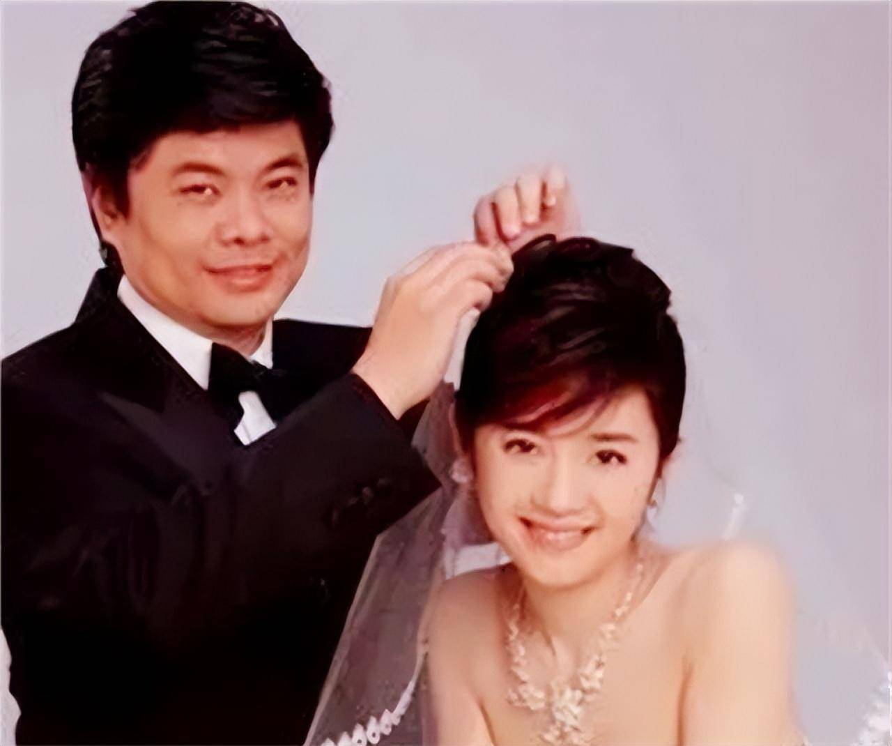 富豪爱上前央视女主持,与原配摊牌离婚后,两任妻子却处成姐妹