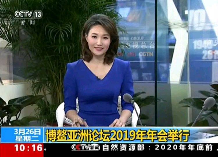 央视新闻主播李梓萌,人到中年转换赛道,新媒体领域持续发光发热