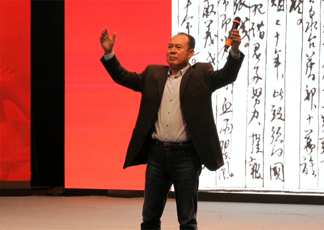 院彩飞扬丨著名表演艺术家崔根栓南京师范大学交流见面会于新传院顺利