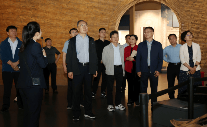 新疆维吾尔自治区政协来我市考察 杨勇带队 黎作凤等参加