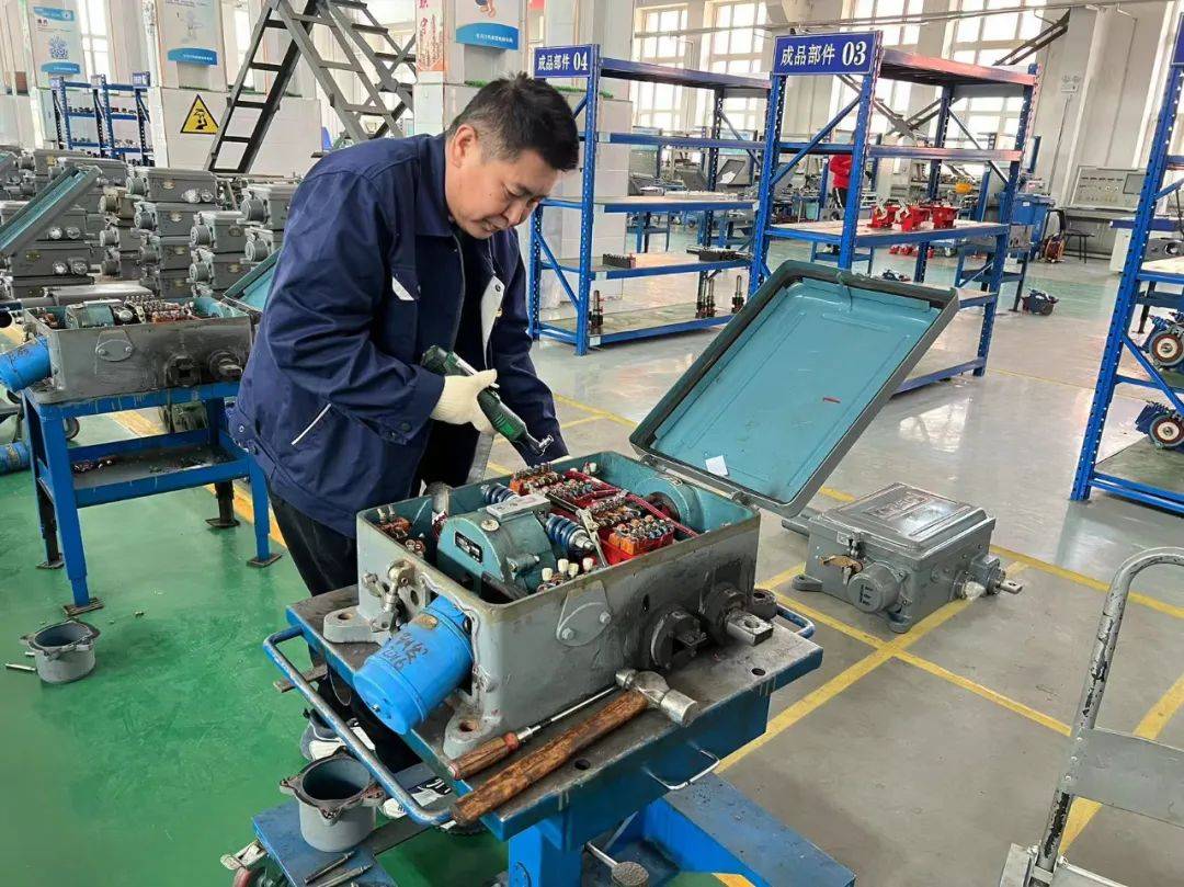 综合检修车间"基本技能达标党员带头学技练功"活动,圆满成功!