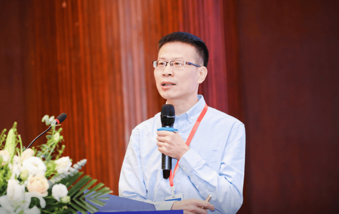 产研院先进功能纤维与应用技术研究所 纪俊玲执行所长(由张聪代讲)会