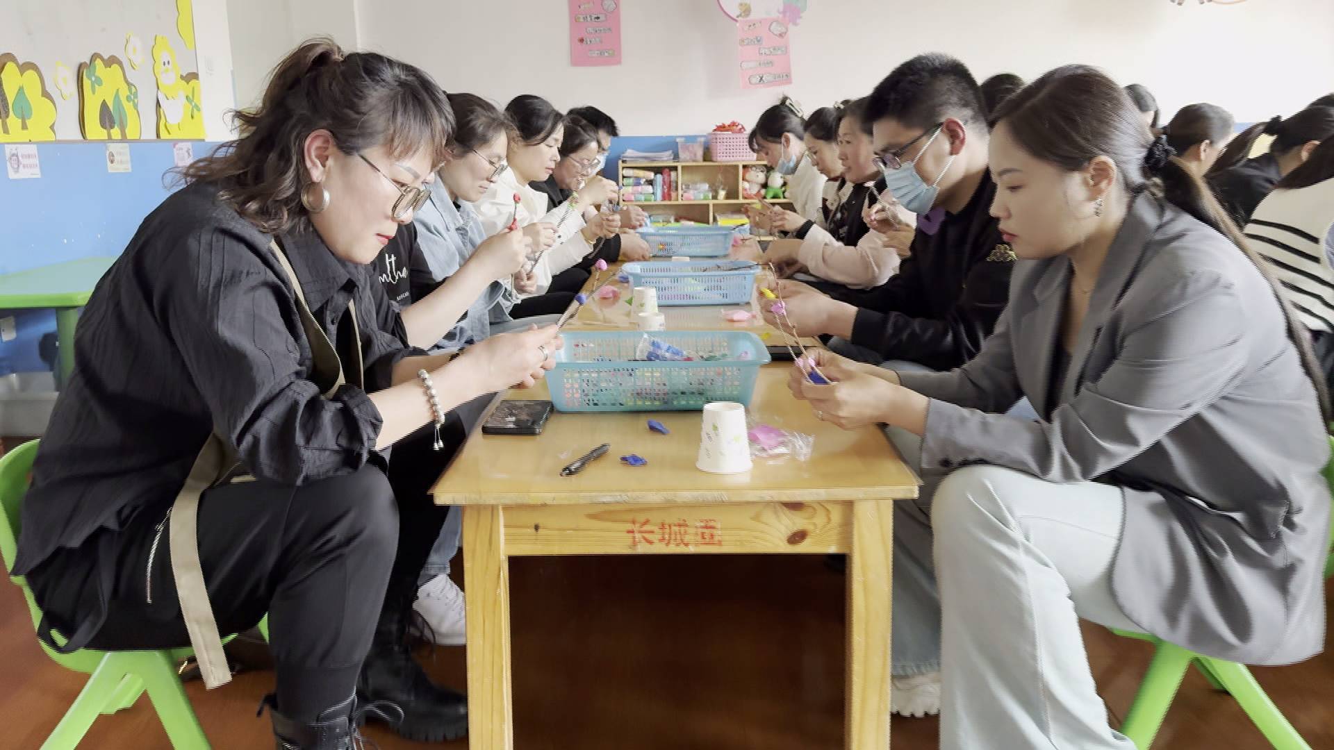 泰安长城中学幼儿园举办体验式家长会