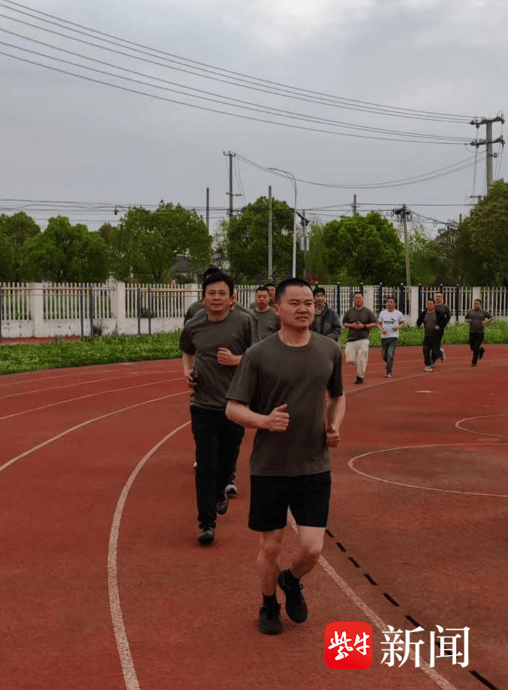 南通市通州区东社镇开展基层武装干部体能比武