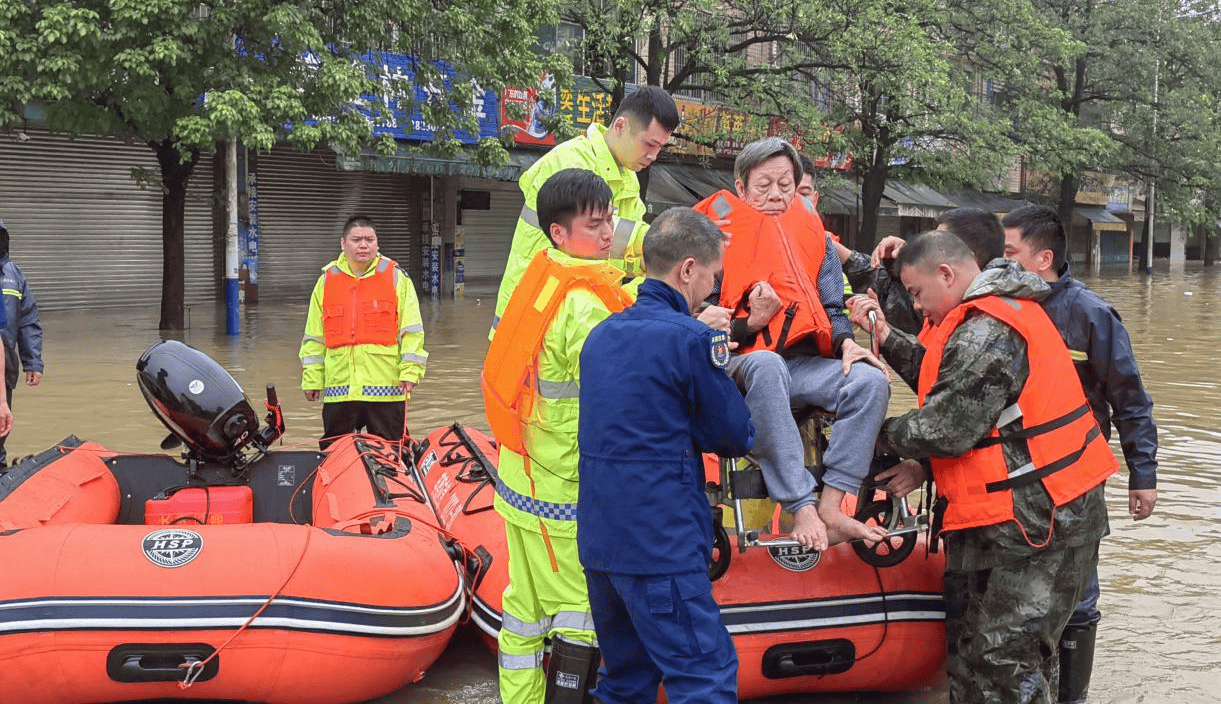 清远英德大湾镇开展"派单式"救援,抢抓救援黄金时间