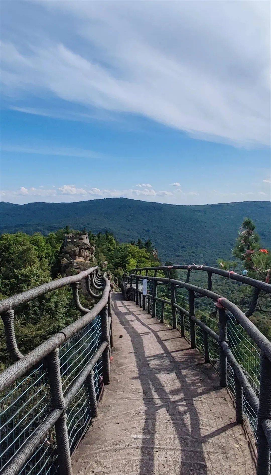 滦州鸡冠山景区图片