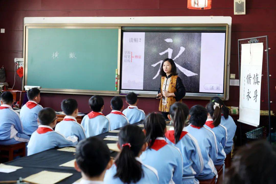 王亚华  音乐王茜茜  语文王帆  英语宋阳  美术刘昱  体育李莉  数学