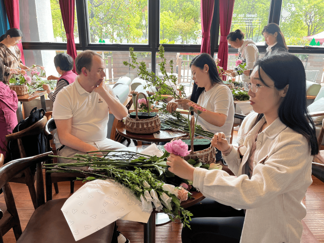 【海棠领航·幸福小区】注意,本月"百场服务号列车"已发车!