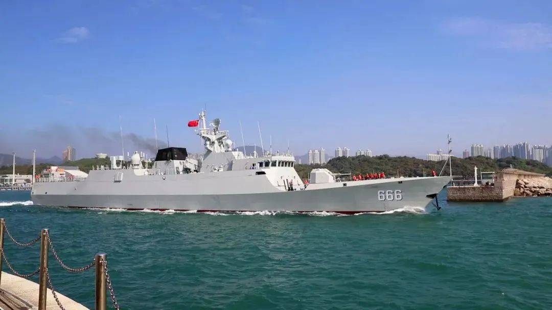 宿迁舰2015年7月,护卫舰"宿迁舰"正式加入海军南海舰队战斗序列.