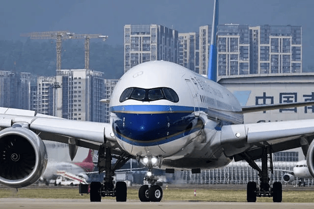 4月28日起 呼和浩特机场空客a350机型首飞!