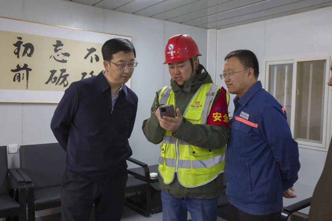 郑浩深入杭锦旗开展安全检查