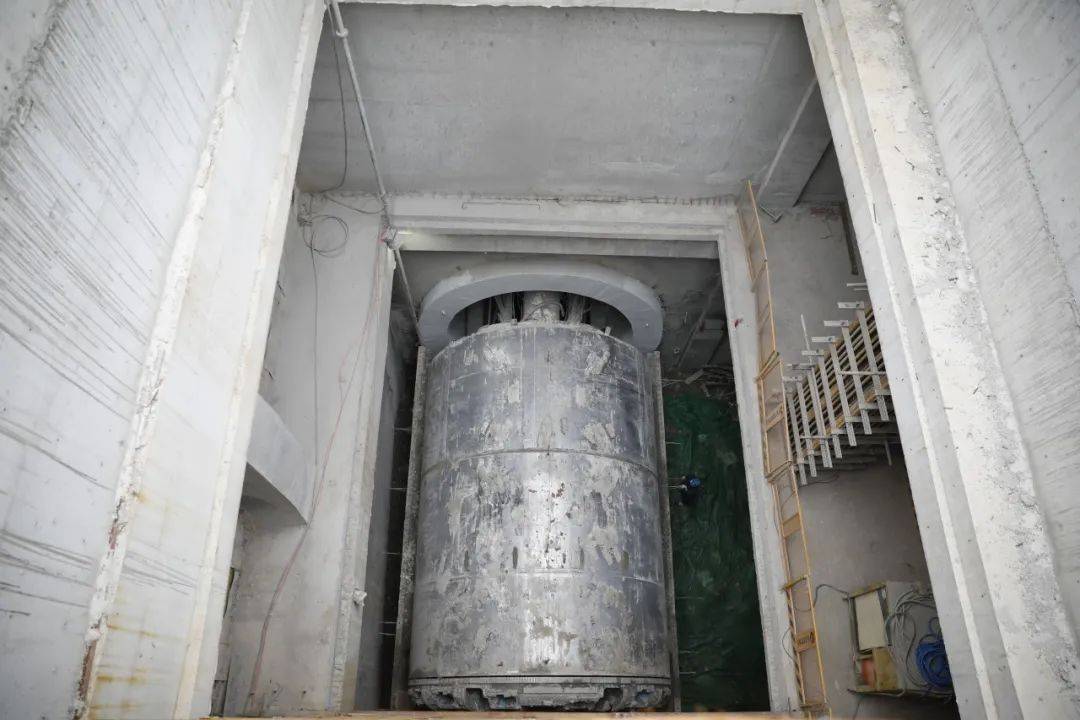 钢园区间双线贯通盾构掘进任务圆满完成标志着钢园区间左线隧道左线洞