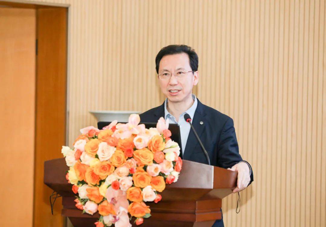 同济大学校长,中国工程院院士郑庆华教授回母校嵊州中学讲学