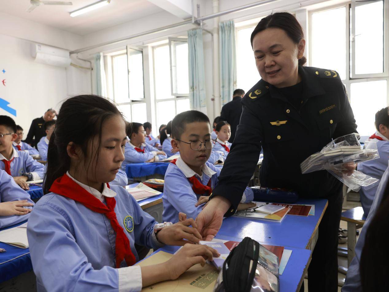 张子衡摄学生们积极参与知识抢答.张子衡摄