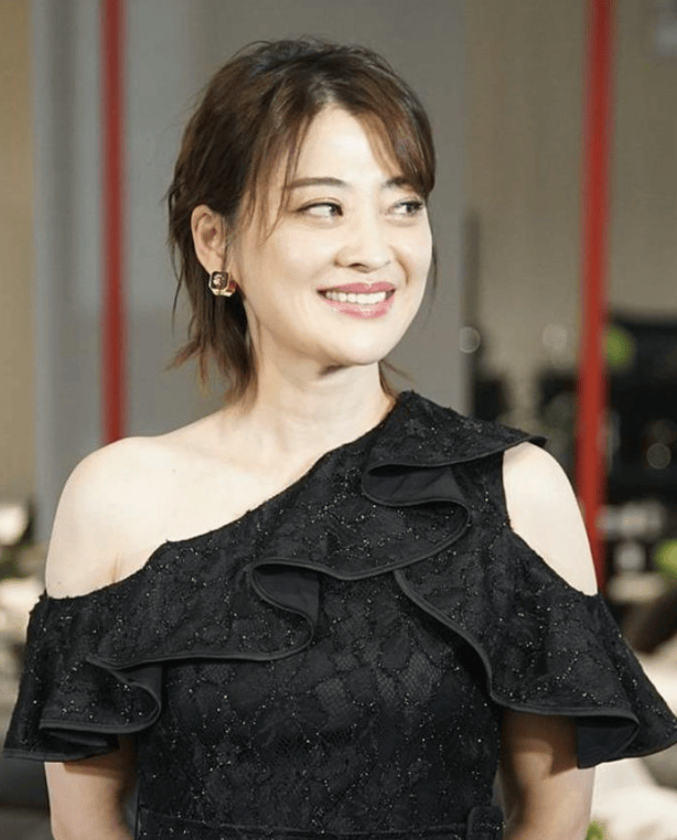 被大导演甩,找摄影师结婚,甚至生娃都同步的刘琳梅婷关系如何?