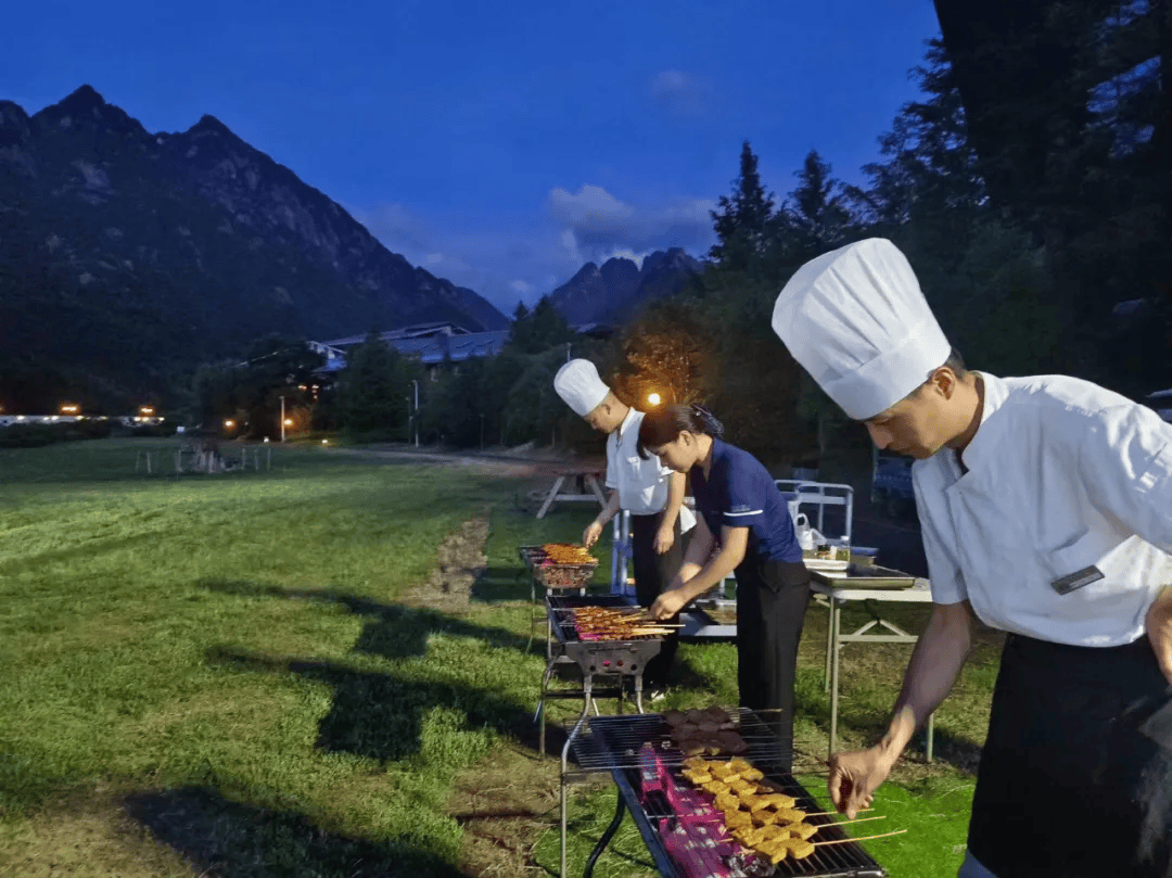月亮湾~宿房车~观星空~途居房车露营~户外烧烤bbq大手牵小手亲子二